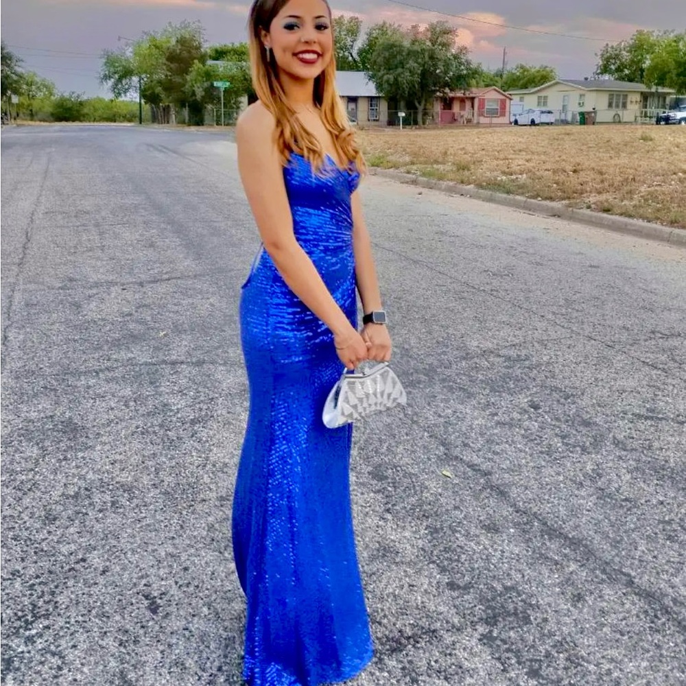royal blue only wore once for prom so many compliments!! so pretty